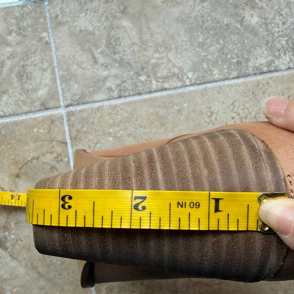 Lucky Brand Leather Ankle Boots Natural Putty Stacked Heel Back Zip Size 10/42 - Picture 13 of 15
